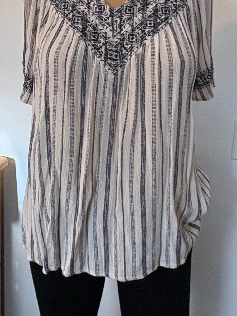 Knox Rose Black & White Striped Embroidered V-Neck Tunic M